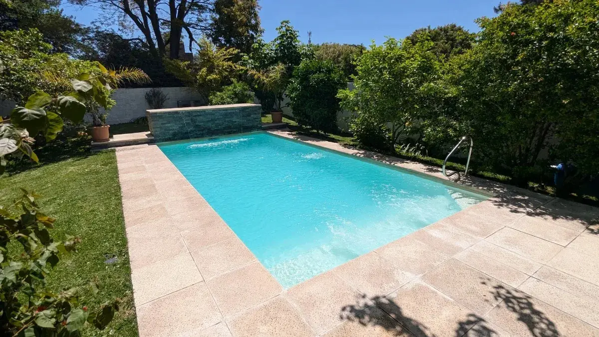 Terreno con piscina - Piscina